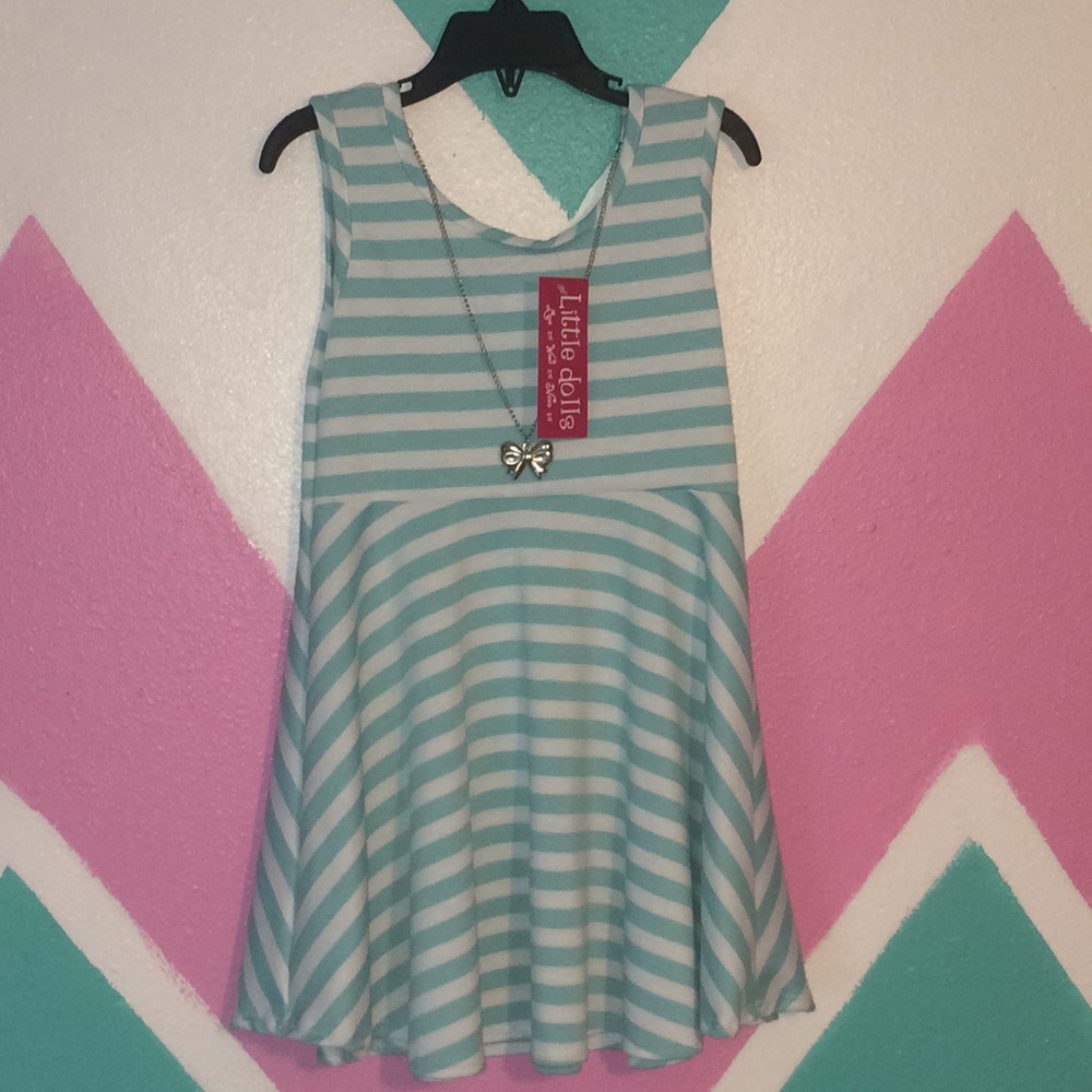 A elegant dress for little girls 4 and younger